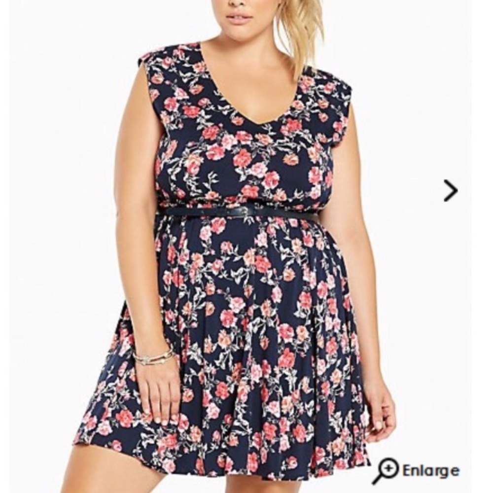 🌺🌸🌼 Flirty Floral Torrid Dress Size 3